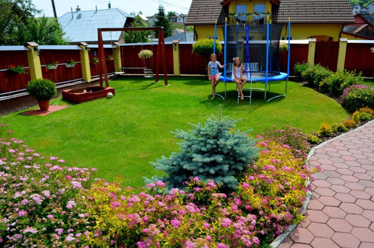 Vila Deluxe&Apartmány Riviéra Liptov Bešeňová Esterno foto