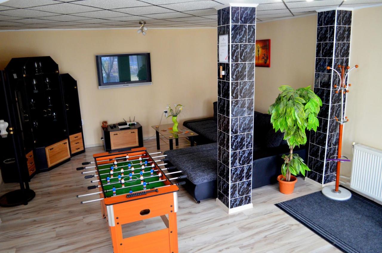 Vila Deluxe&Apartmány Riviéra Liptov Bešeňová Esterno foto