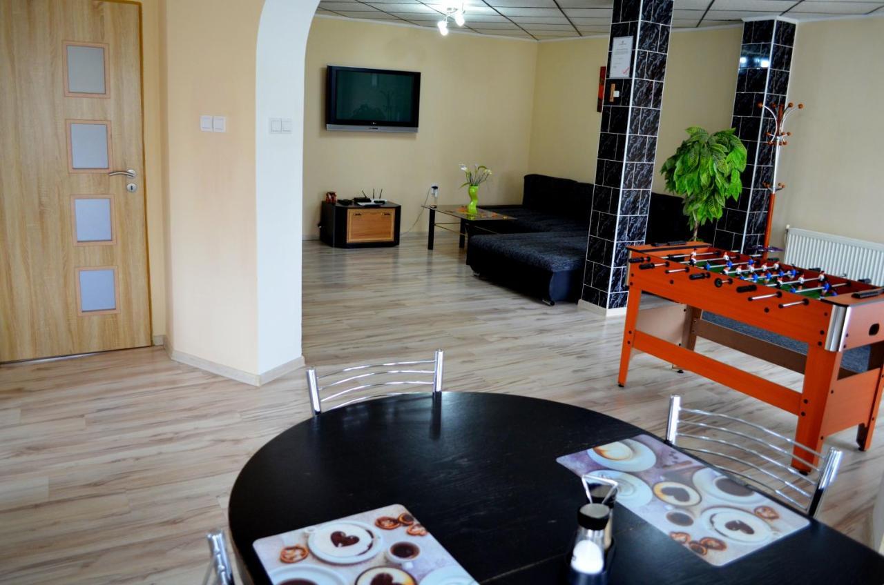 Vila Deluxe&Apartmány Riviéra Liptov Bešeňová Esterno foto