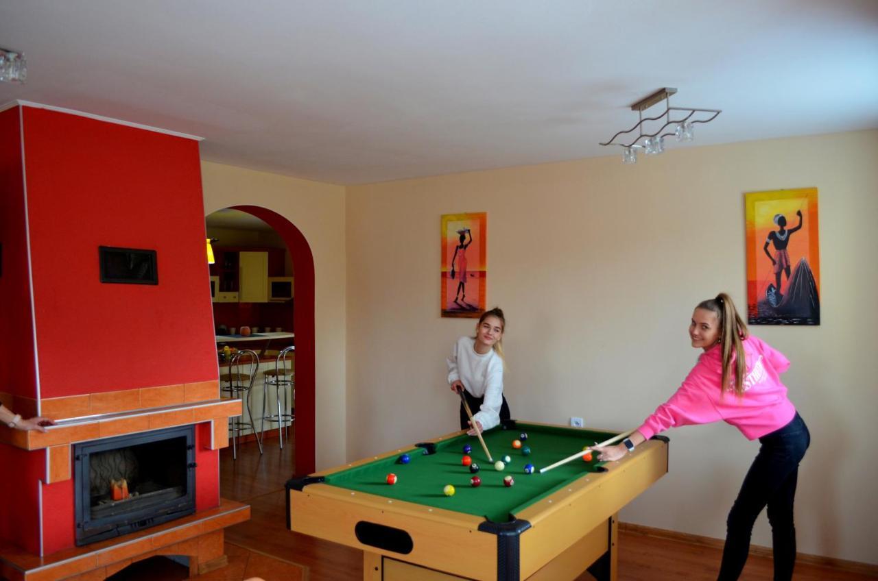 Vila Deluxe&Apartmány Riviéra Liptov Bešeňová Esterno foto