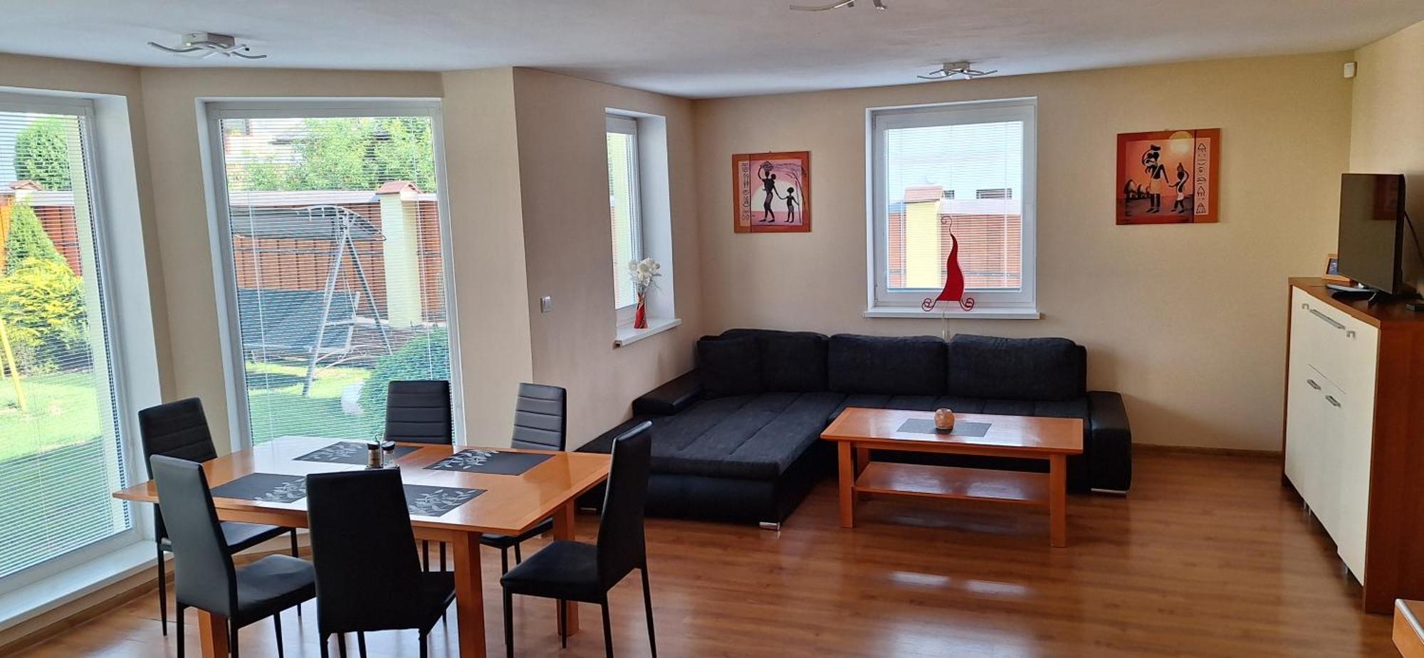 Vila Deluxe&Apartmány Riviéra Liptov Bešeňová Esterno foto