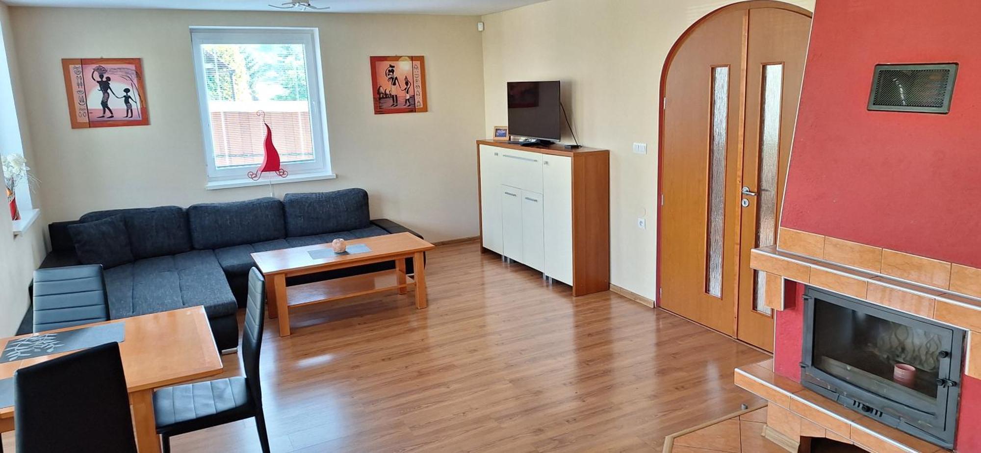 Vila Deluxe&Apartmány Riviéra Liptov Bešeňová Esterno foto