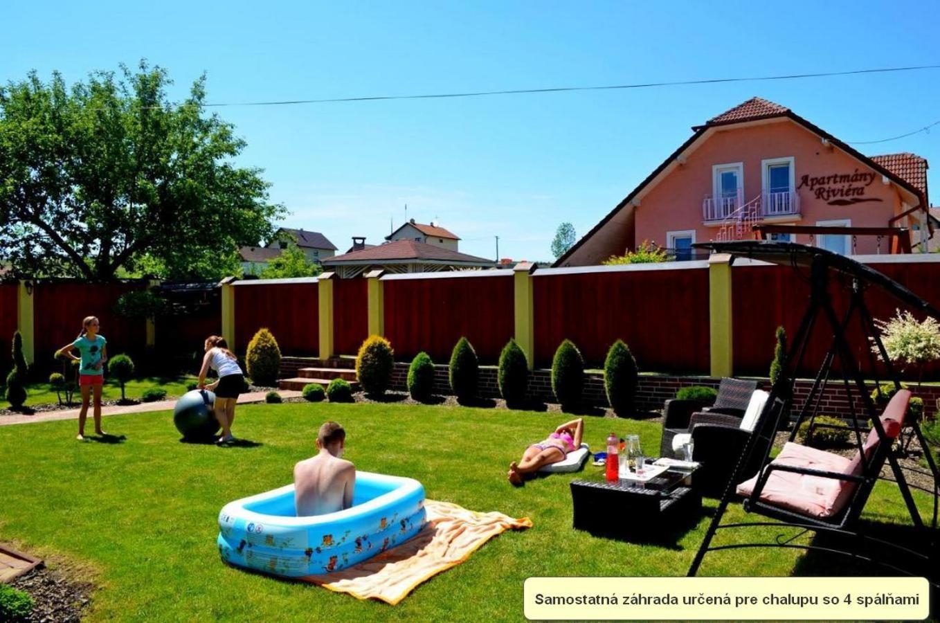 Vila Deluxe&Apartmány Riviéra Liptov Bešeňová Esterno foto