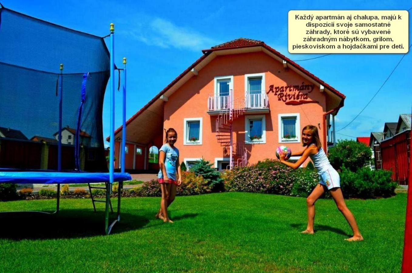 Vila Deluxe&Apartmány Riviéra Liptov Bešeňová Esterno foto